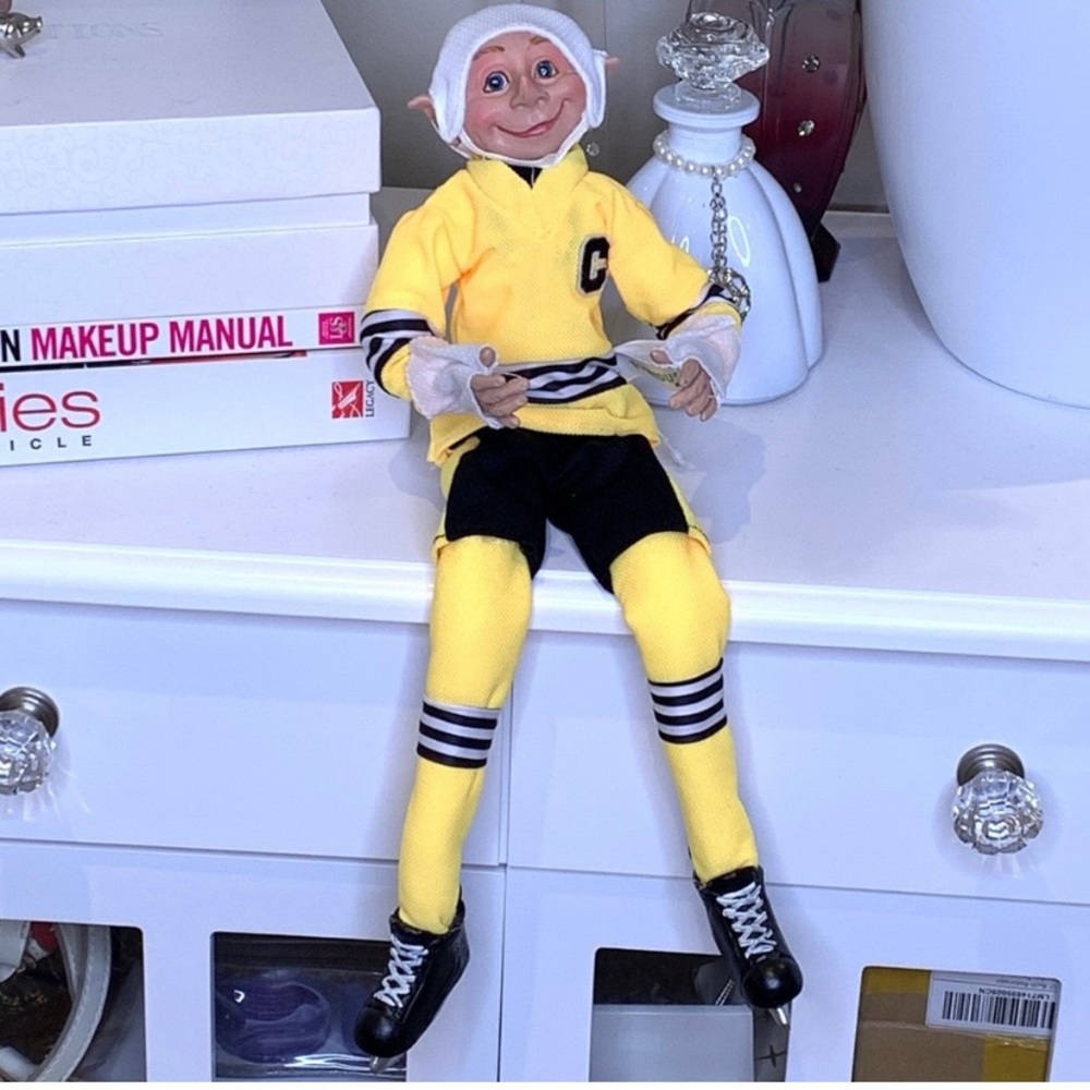 Floridus Elf —hockey .  Arms and legs are bendable. Floridus design